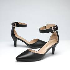 images-2 Women's shoes come in a variety of styles and categories, each suited for different occasions and preferences. Here are some of the main categories: