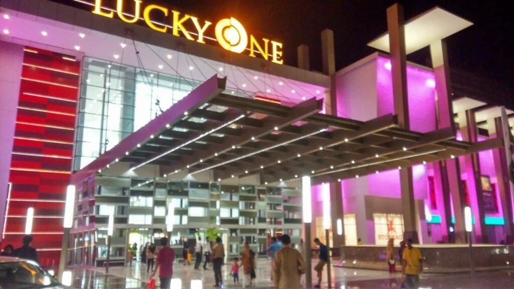 Lucky_One_Mall-1-1024x576 Famous malls in PAKISTAN